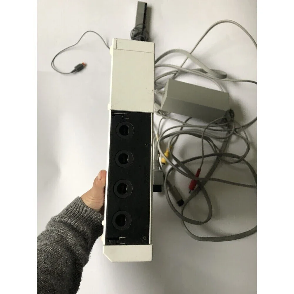 Nintendo Wii Gaming Console, Sensor +Cords White RVL-001(USA)